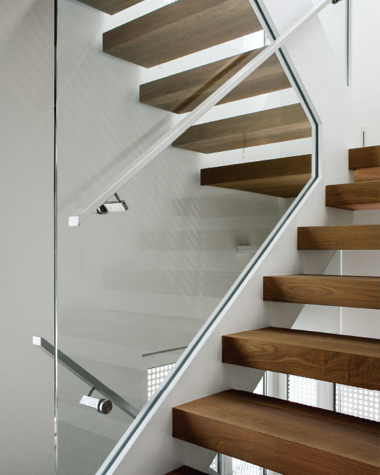 mrail Modern Stairs | Central Stringer Cantilevered Stairs
